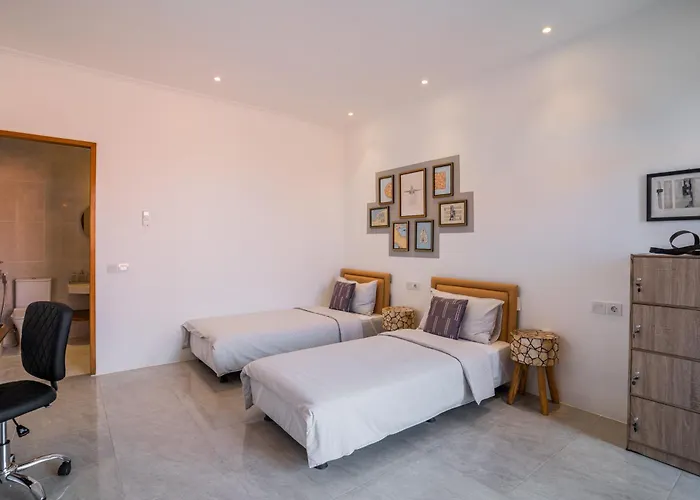 New! Sony 1 - 3br Next To Legian *